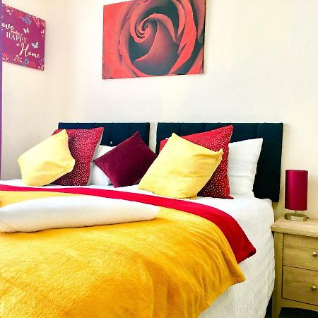 Studio Apartment, Private Bathroom And Parking Ilford Exterior foto
